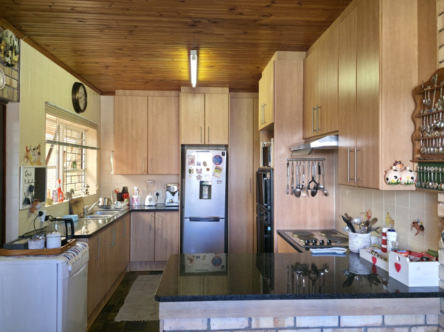 4 Bedroom Property for Sale in Noorsekloof Eastern Cape